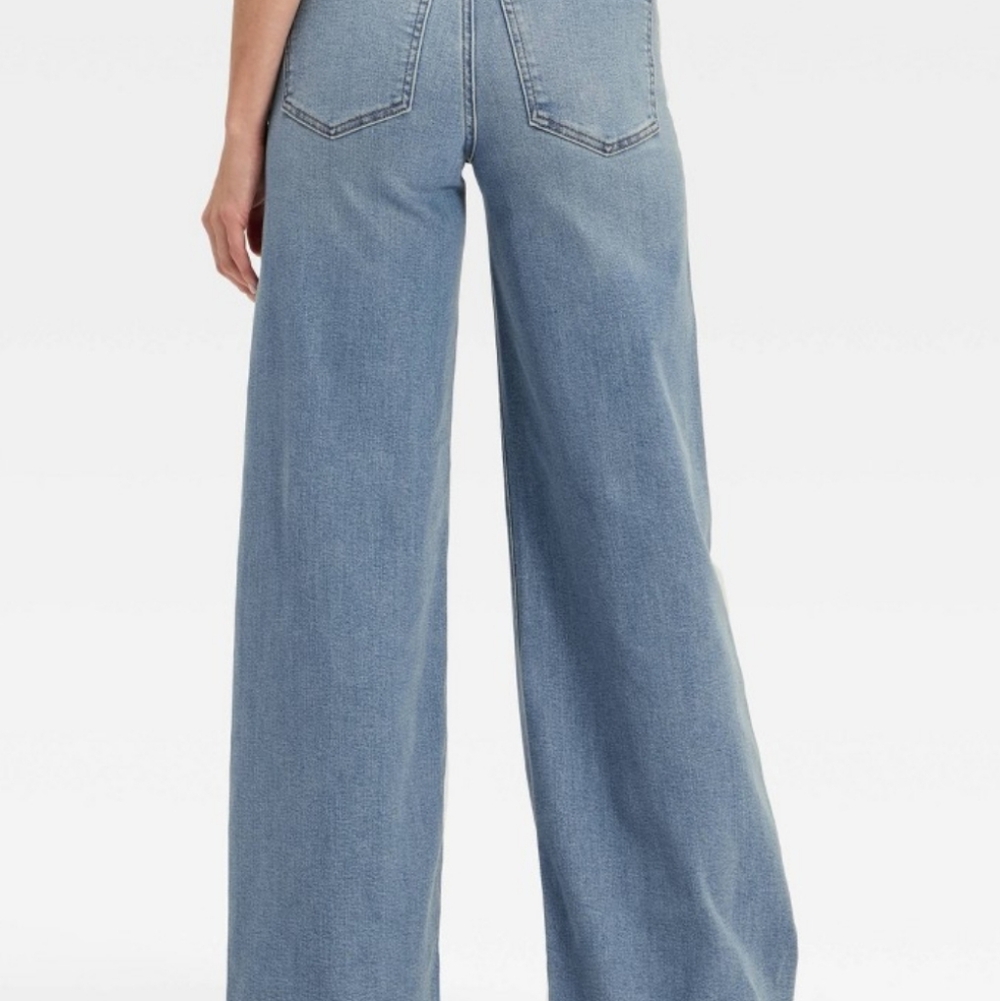 Universal Thread NWT High Rise Denim Blue Wide-Leg Jeans